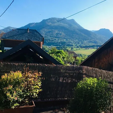 Au Refuge De Blanche Bed and breakfast