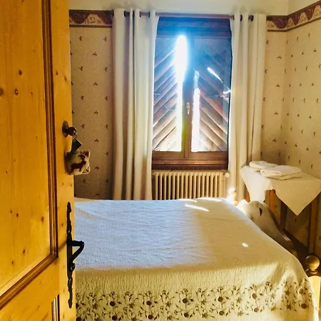 Au Refuge De Blanche Nocleg ze śniadaniem *